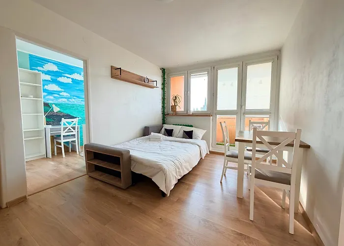 Zaporoska Skyline View By Bookinghost 弗罗茨瓦夫