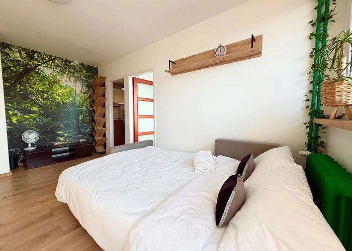 Zaporoska Skyline View By Bookinghost 弗罗茨瓦夫