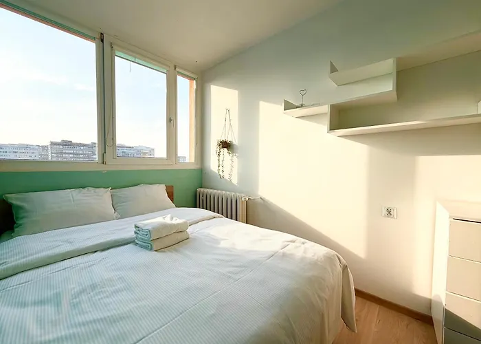 Zaporoska Skyline View By Bookinghost * 弗罗茨瓦夫